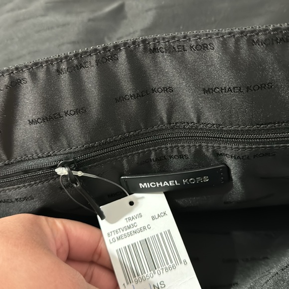 NWT Michael Kors Travis Messenger Bag - Picture 7 of 8